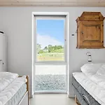2 Bedroom Stunning In Semesterbostad