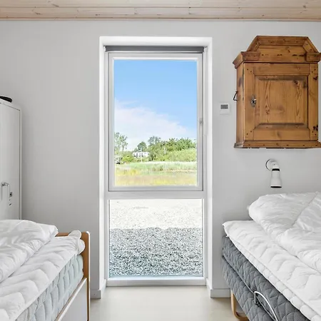 2 Bedroom Stunning In 펜션