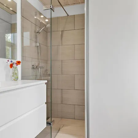 Дом отдыха 2 Bedroom Stunning In