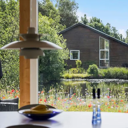 2 Bedroom Stunning In *