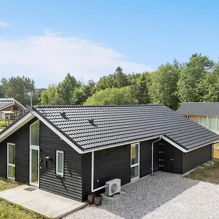 2 Bedroom Stunning In Semesterbostad Ebeltoft